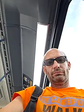 whateveruwanthowever online show from November 2025 07:28:01 PM