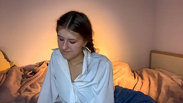 AnnamariaVieu online show from October 2025 03:44:02 PM