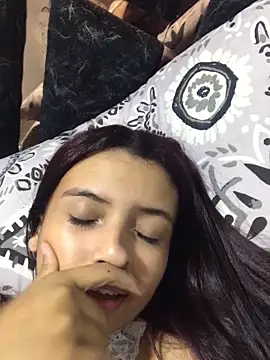 Aithana Petite online show from November 2025 01:15:02 PM