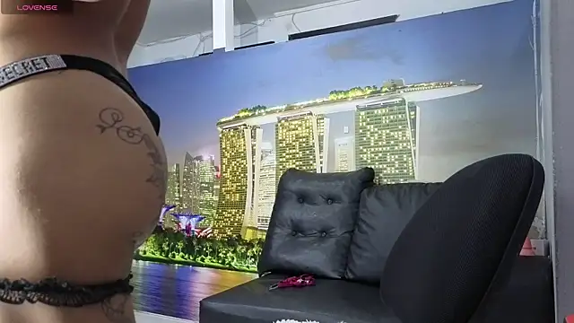 Zakura hot 25 online show from October 2025 10:03:02 AM