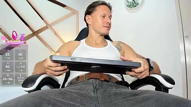 Justin valverde online show from March 2026 07:41:02 PM