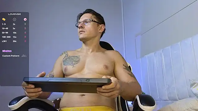 Justin valverde online show from November 2025 02:49:01 AM