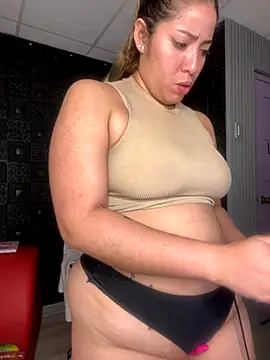 Snapshot of Yvonny27 chatting on November 2025 08:36:02 AM Yvonny27 online show from November 2025 08:36:02 AM