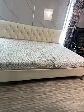 Snapshot of Yvonny27 chatting on November 2025 11:47:02 AM Yvonny27 online show from November 2025 11:47:02 AM