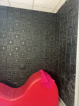 Snapshot of Yvonny27 chatting on November 2025 01:48:01 PM Yvonny27 online show from November 2025 01:48:01 PM