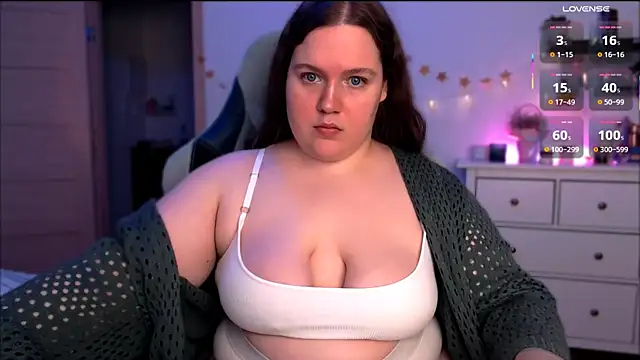 Snapshot of SummerTina chatting on February 2025 03:49:02 PM SummerTina online show from February 2025 03:49:02 PM