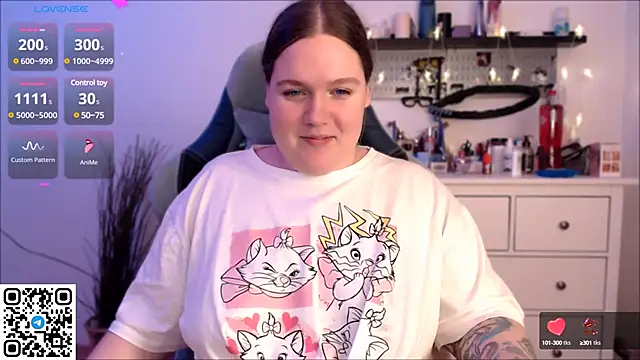 Snapshot of SummerTina chatting on December 2024 06:44:01 PM SummerTina online show from December 2024 06:44:01 PM