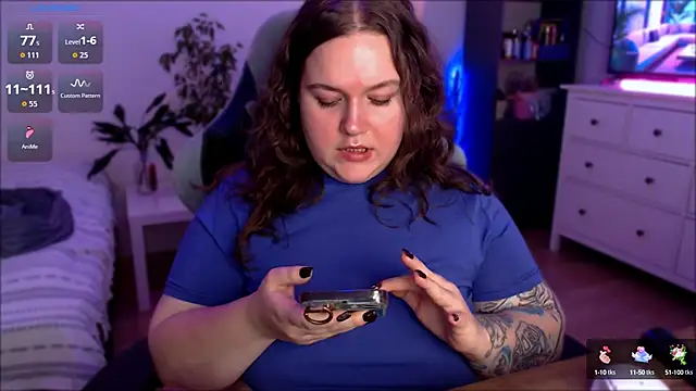 Snapshot of SummerTina chatting on October 2025 08:08:01 AM SummerTina online show from October 2025 08:08:01 AM