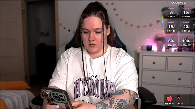 Snapshot of SummerTina chatting on February 2025 03:31:02 PM SummerTina online show from February 2025 03:31:02 PM