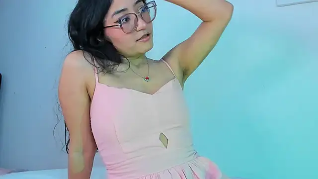 Snapshot of bellapixie chatting on October 2025 07:44:02 PM bellapixie online show from October 2025 07:44:02 PM