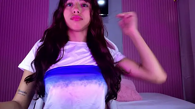 dafne17  online show from November 2025 04:07:01 PM