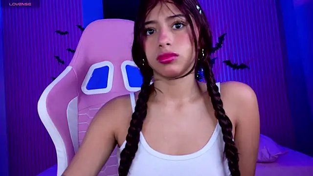 dafne17  online show from October 2025 12:47:02 PM