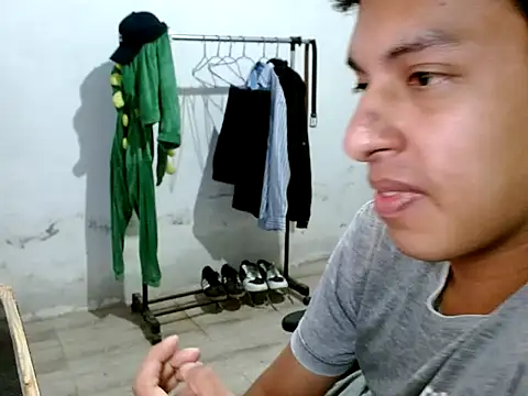 Snapshot of Collucci chatting on December 2025 02:46:02 AM Collucci online show from December 2025 02:46:02 AM