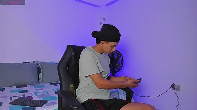 Snapshot of Axel_Cody_ chatting on October 2025 12:05:02 PM Axel Cody online show from October 2025 12:05:02 PM