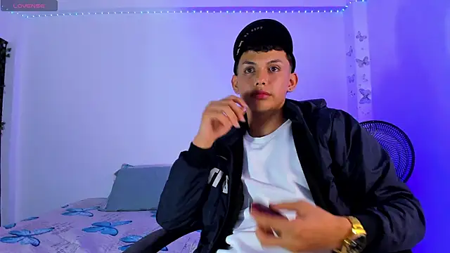 Axel Cody  online show from October 2025 02:42:02 AM