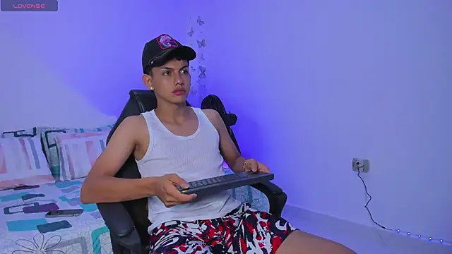 Snapshot of Axel_Cody_ chatting on October 2025 11:42:01 AM Axel Cody online show from October 2025 11:42:01 AM