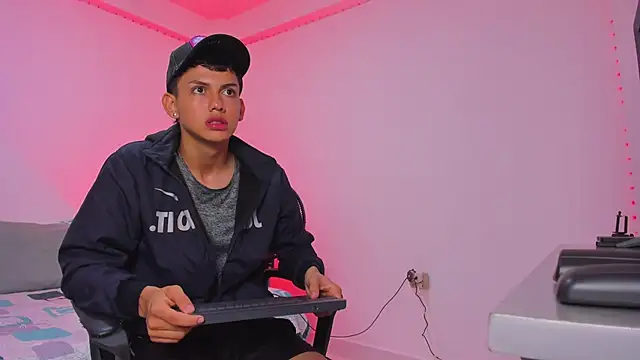 Snapshot of Axel_Cody_ chatting on October 2025 11:31:02 AM Axel Cody online show from October 2025 11:31:02 AM