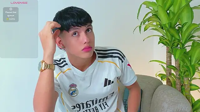 Snapshot of Axel_Cody_ chatting on May 2026 01:19:02 PM Axel Cody online show from May 2026 01:19:02 PM