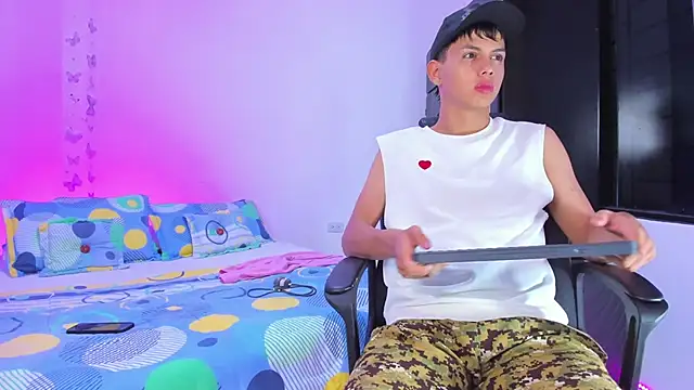 Axel Cody  online show from December 2025 11:45:01 AM