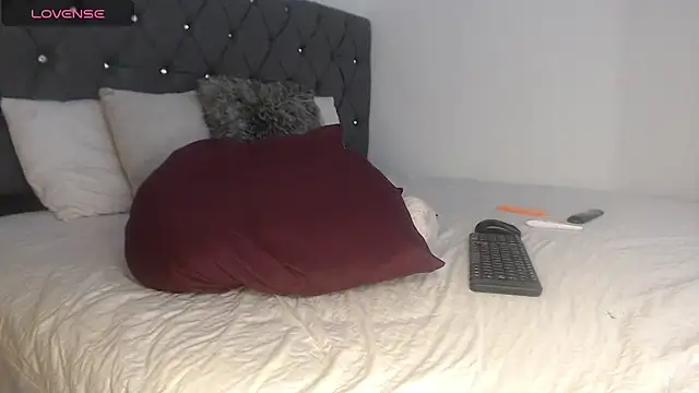 Snapshot of LittleAli03 chatting on November 2025 07:19:02 AM LittleAli03 online show from November 2025 07:19:02 AM