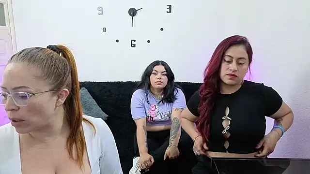 lesb milf online show from April 2026 05:17:02 PM