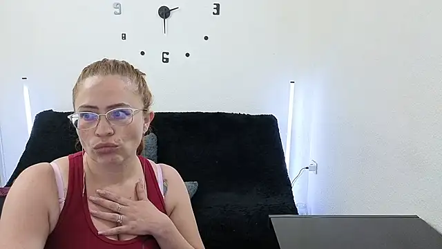 lesb milf online show from March 2026 04:10:01 PM