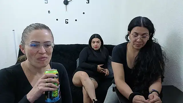 Snapshot of lesb_milf chatting on June 2026 11:09:01 PM lesb milf online show from June 2026 11:09:01 PM