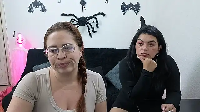 Snapshot of lesb_milf chatting on October 2025 09:36:01 PM lesb milf online show from October 2025 09:36:01 PM