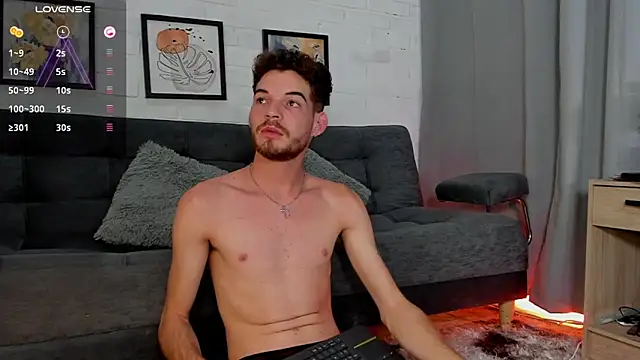 Snapshot of MATEO_HUNTER chatting on November 2025 04:02:02 AM MATEO HUNTER online show from November 2025 04:02:02 AM