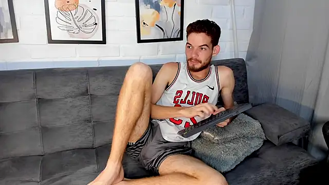 Snapshot of MATEO_HUNTER chatting on October 2025 01:21:02 PM MATEO HUNTER online show from October 2025 01:21:02 PM