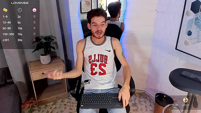 Snapshot of MATEO_HUNTER chatting on November 2025 05:10:02 AM MATEO HUNTER online show from November 2025 05:10:02 AM