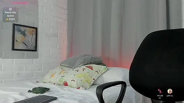 Snapshot of MATEO_HUNTER chatting on January 2026 03:22:02 AM MATEO HUNTER online show from January 2026 03:22:02 AM