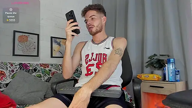 Snapshot of MATEO_HUNTER chatting on December 2025 08:53:01 AM MATEO HUNTER online show from December 2025 08:53:01 AM