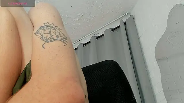 Snapshot of MATEO_HUNTER chatting on January 2026 12:45:02 PM MATEO HUNTER online show from January 2026 12:45:02 PM