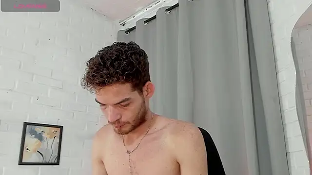 Snapshot of MATEO_HUNTER chatting on January 2026 06:01:01 PM MATEO HUNTER online show from January 2026 06:01:01 PM