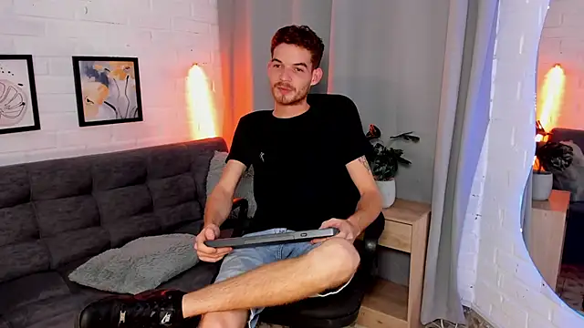 Snapshot of MATEO_HUNTER chatting on October 2025 01:15:02 AM MATEO HUNTER online show from October 2025 01:15:02 AM