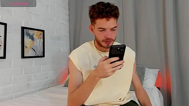 Snapshot of MATEO_HUNTER chatting on December 2025 07:10:02 AM MATEO HUNTER online show from December 2025 07:10:02 AM