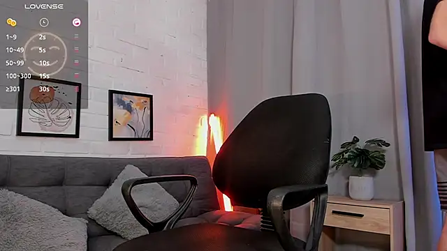 Snapshot of MATEO_HUNTER chatting on November 2025 03:33:02 AM MATEO HUNTER online show from November 2025 03:33:02 AM