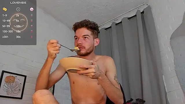 Snapshot of MATEO_HUNTER chatting on November 2025 07:02:01 AM MATEO HUNTER online show from November 2025 07:02:01 AM