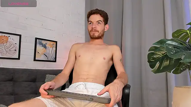 Snapshot of MATEO_HUNTER chatting on November 2025 03:01:01 AM MATEO HUNTER online show from November 2025 03:01:01 AM