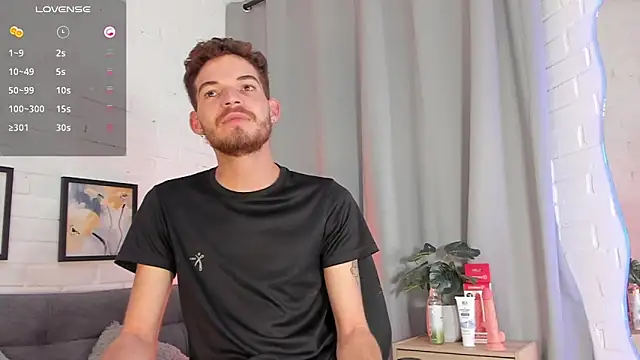 Snapshot of MATEO_HUNTER chatting on November 2025 02:55:02 AM MATEO HUNTER online show from November 2025 02:55:02 AM