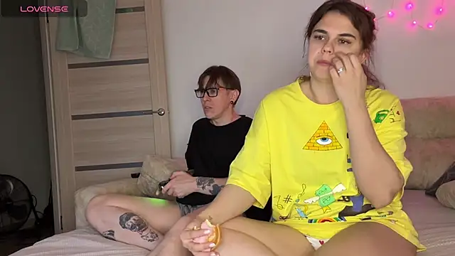 live sexy online show from April 2026 07:10:02 PM