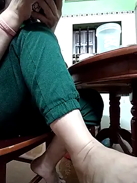 Amanda- ena- online show from December 2025 06:37:01 AM