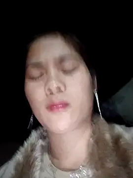 Lyssa-a online show from November 2025 10:03:02 PM