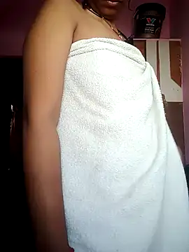 Juhi512 online show from November 2025 04:27:02 AM