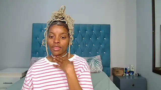 fifiqueen25 online show from June 2026 06:32:02 AM
