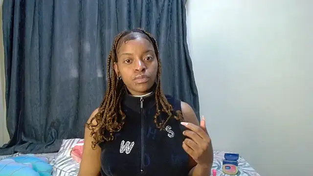 Snapshot of fifiqueen25 chatting on April 2026 06:53:02 AM fifiqueen25 online show from April 2026 06:53:02 AM
