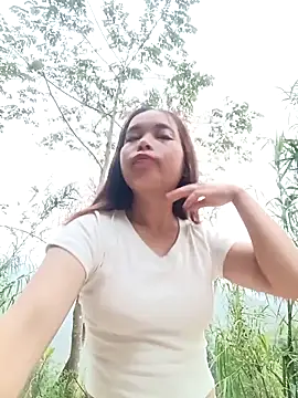 Nguyet2k4 online show from April 2026 10:55:01 PM