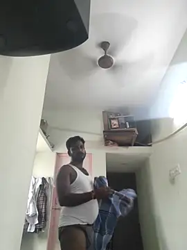 Snapshot of Vickyins480000 chatting on November 2025 08:39:02 AM Vickyins480000 online show from November 2025 08:39:02 AM