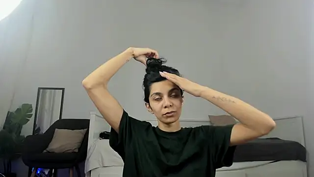 ReneeVoss online show from March 2026 03:46:01 AM